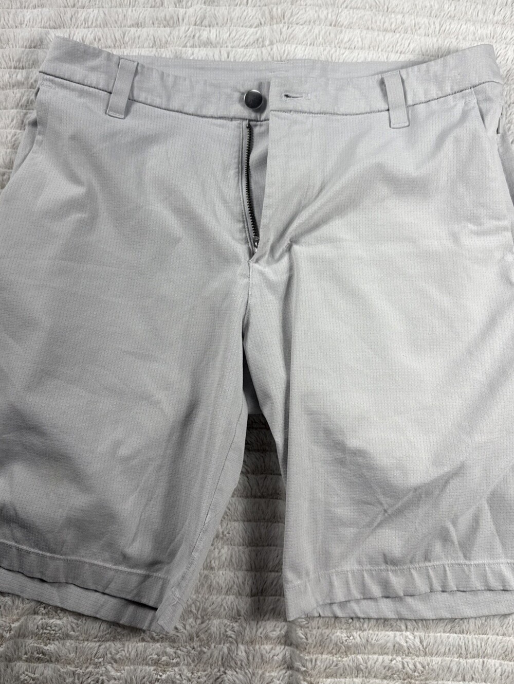 Lululemon Men’s Commission Golf Shorts Light Gray 30x9” Excellent Casual Comfy
